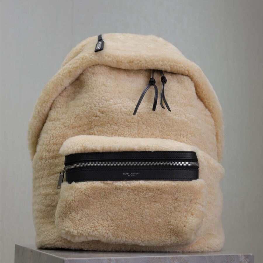 CITY BACKPACK 35 IN BEIGE SHEARLING | Studio Nafay