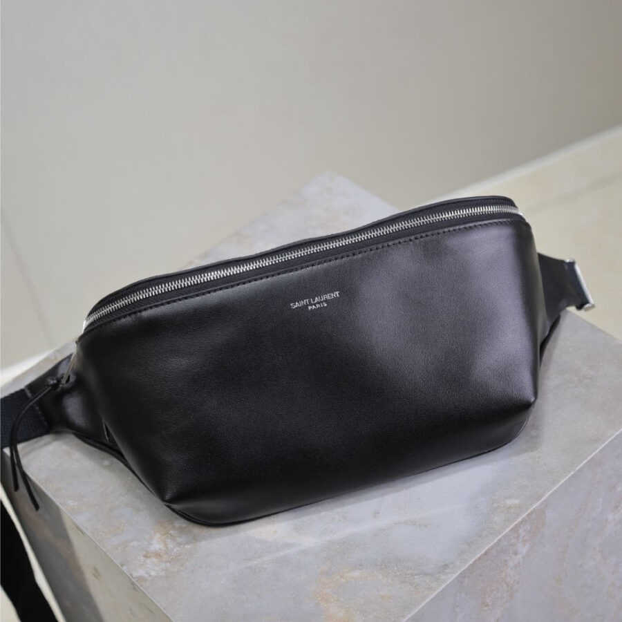 CLASSIC CROSSBODY BAG 26 IN BLACK LAMBSKIN | Studio Nafay