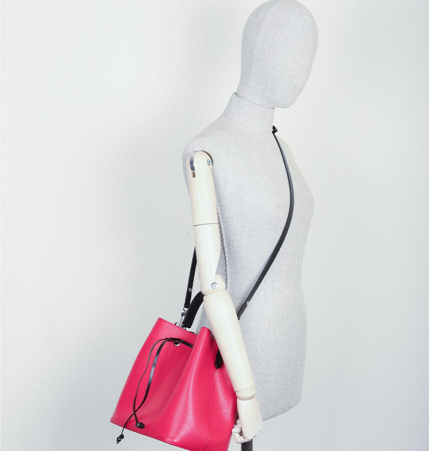 LV Néo Noé Crossbody Bag Epi MM Grenadine | Studio Nafay