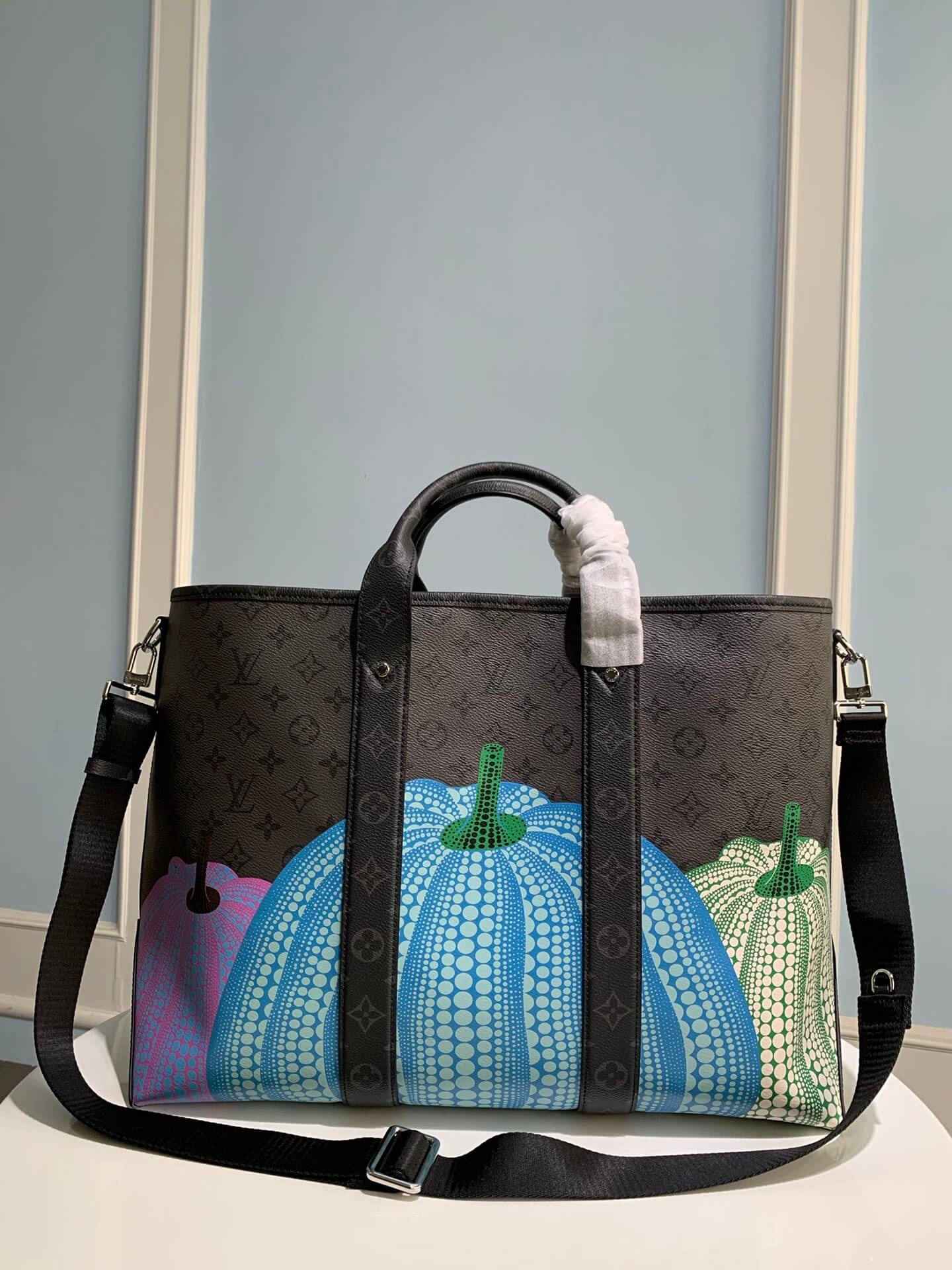LU x YK Weekend Tote Monogram Eclipse Reverse 43cm With colorful pumpkin print