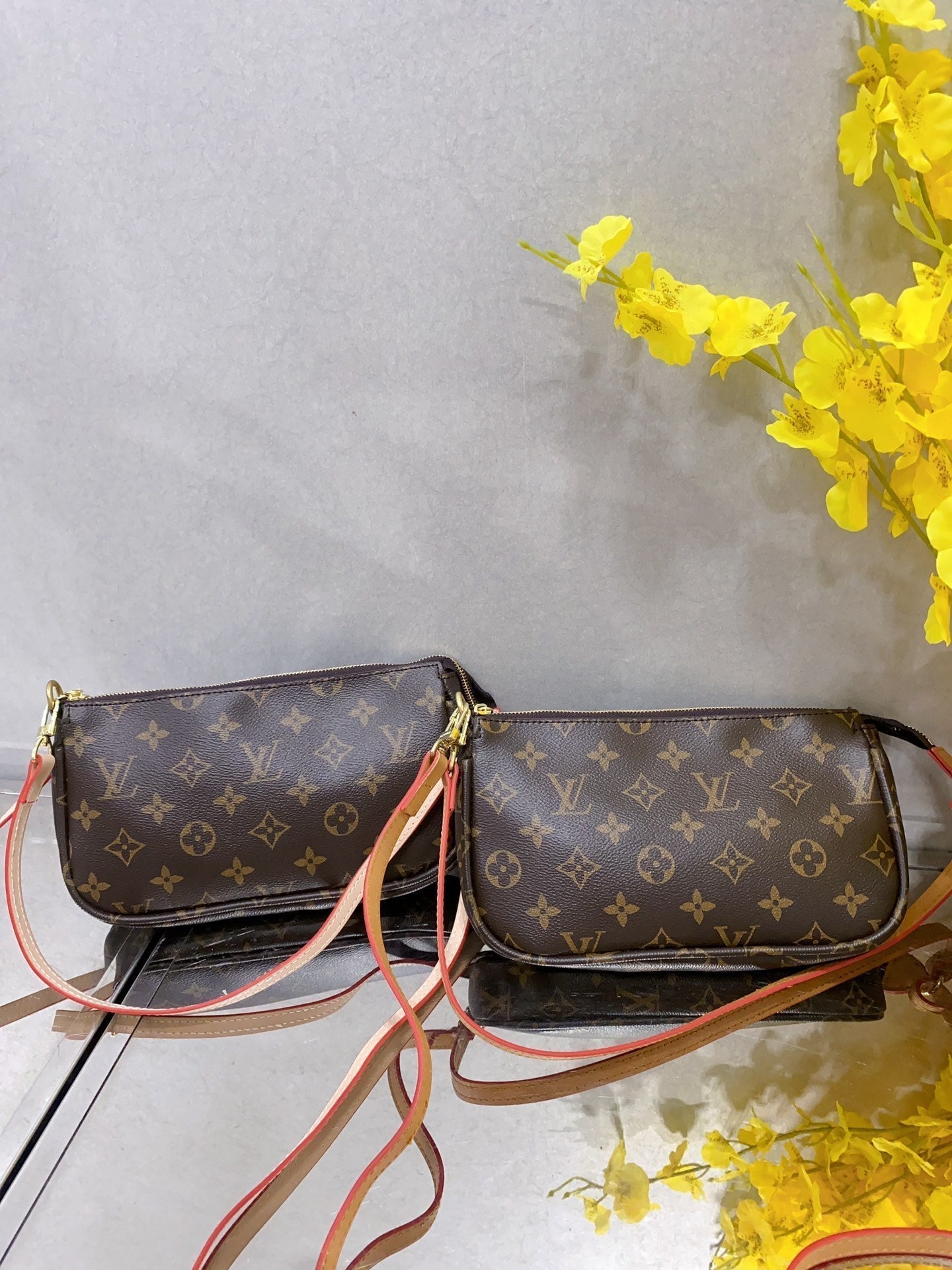 Louis vuitton handbag - Product Image 2