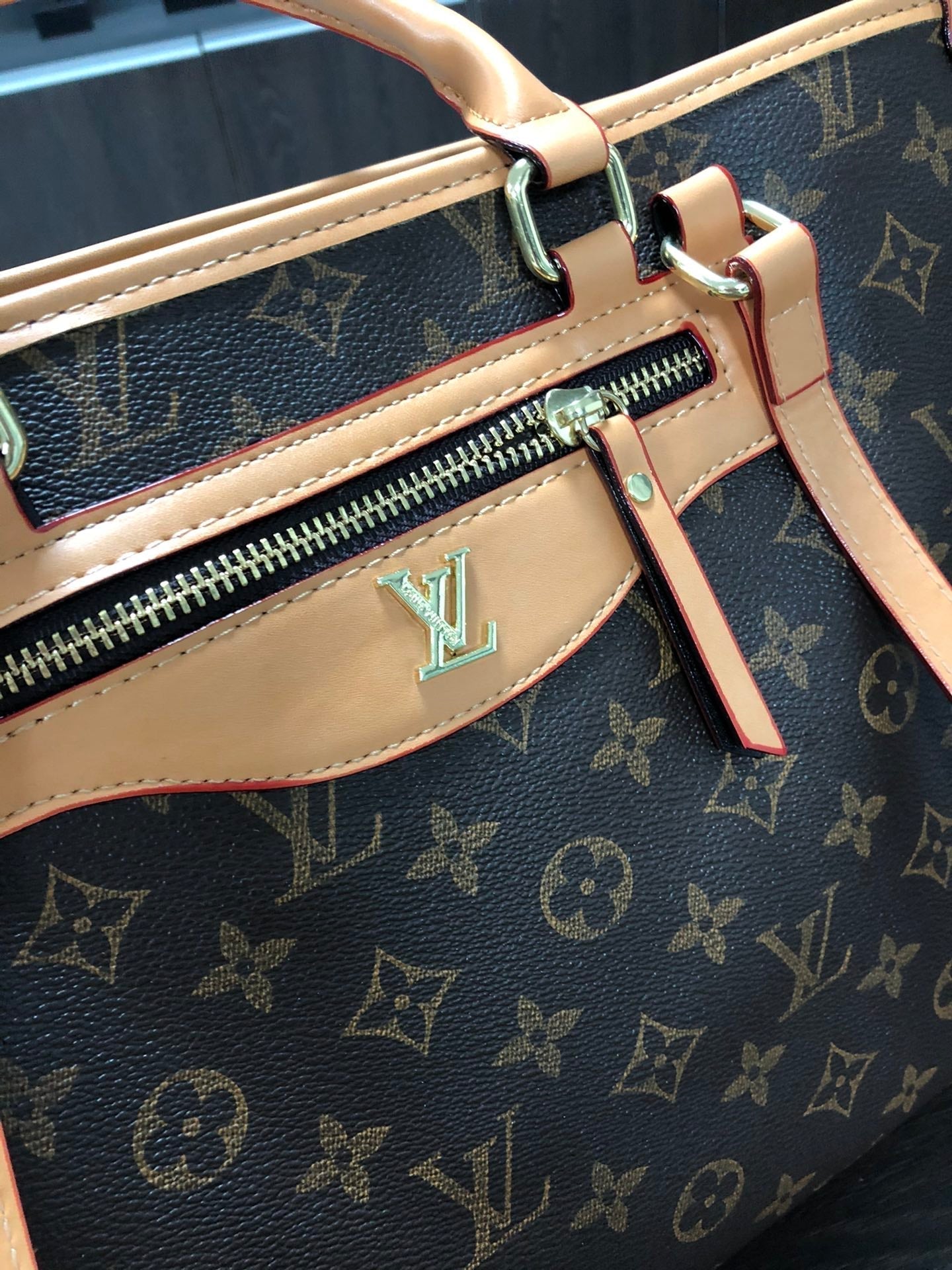 Louis vuitton handbag - Product Image 2