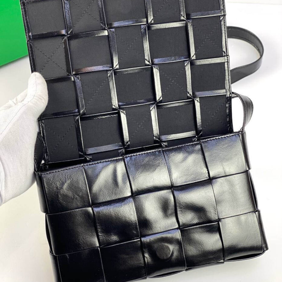 BOTTEGA VENETA Cassette black | Studio Nafay
