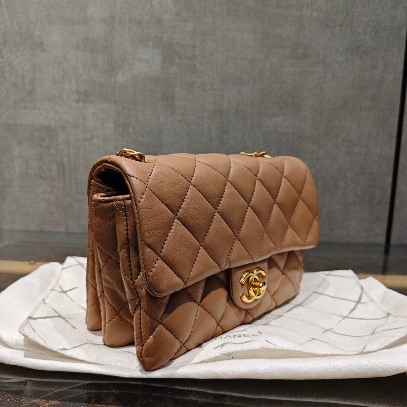 Chanel Beige Quilted Leather Chain Shoulder Bag xxcm | Studio Nafay