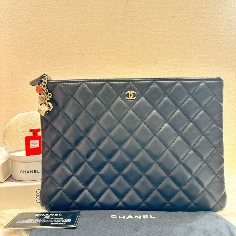 Chanel Quilted Clutch Lambskin Black | Studio Nafay