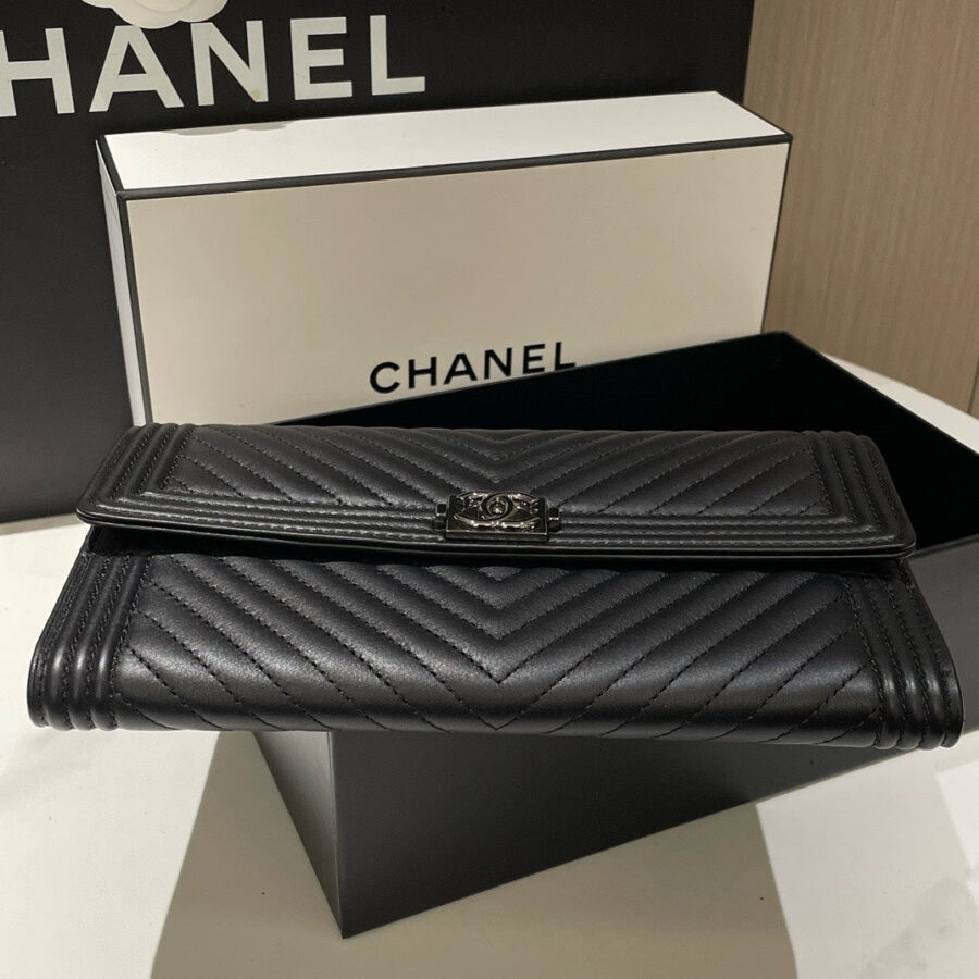 Chanel Boy Leather Black Handbag | Studio Nafay