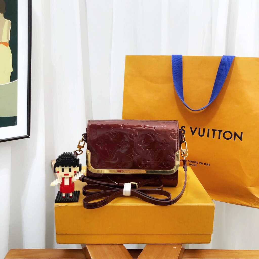 Louis Vuitton Vernis Amarante Shoulder Bag - Product Image 2