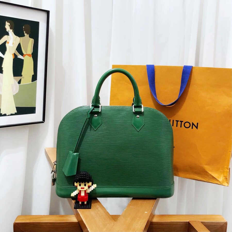 louis vuitton alma epi leather green handbag | Studio Nafay