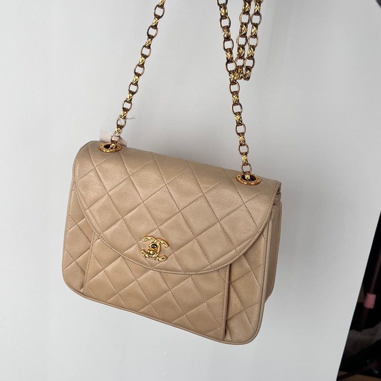 Chanel Leather Chain Shoulder Bag Beige - AF | Studio Nafay