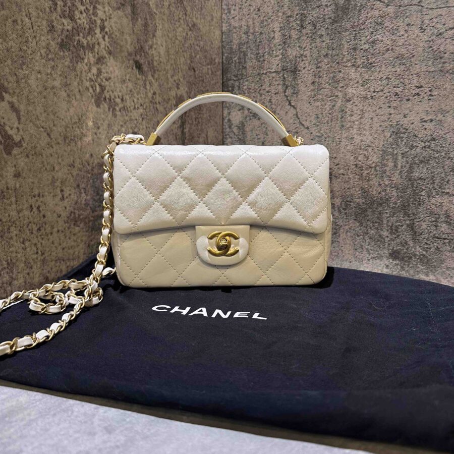 Chanel p seasonal style handlebag | Studio Nafay