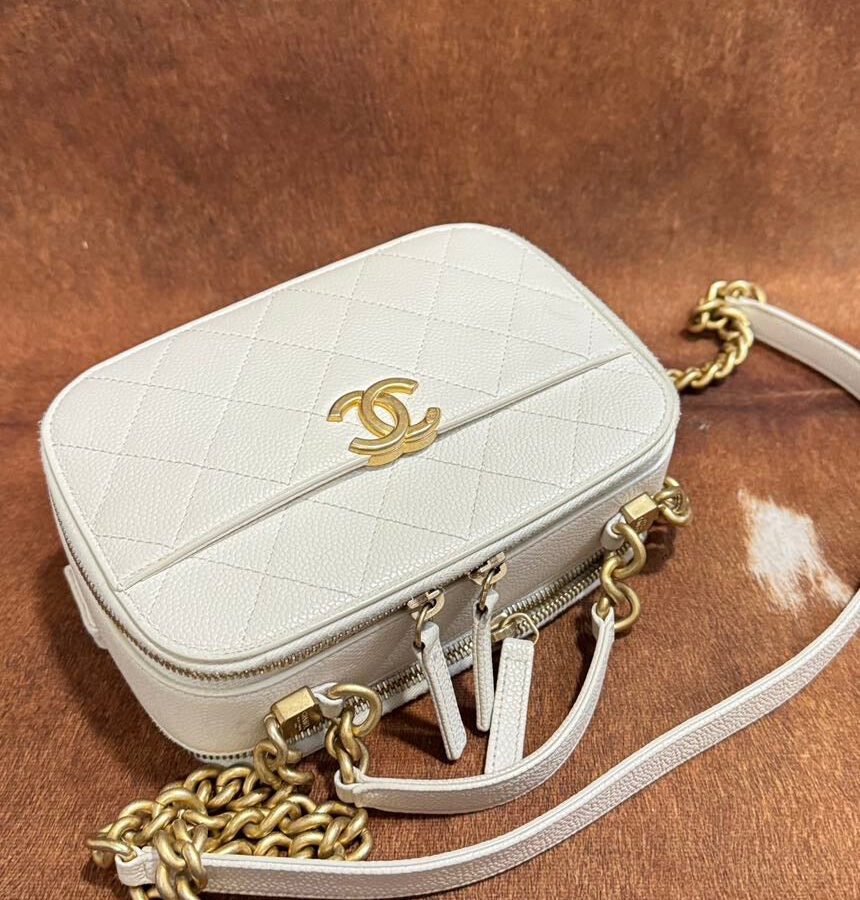 Chanel way Camera Bag Off-White Leather Crossbody | Studio Nafay