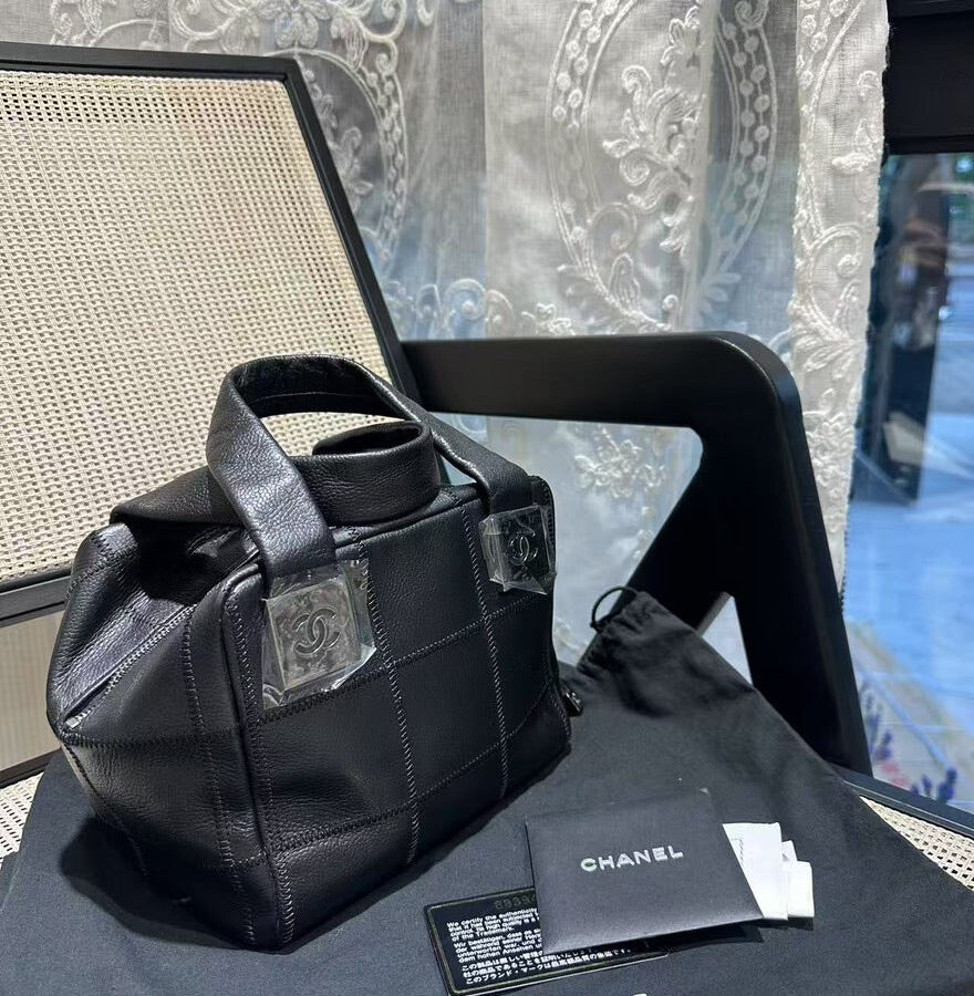 Chanel Leather Quilted Black Handbag 2 | Studio Nafay