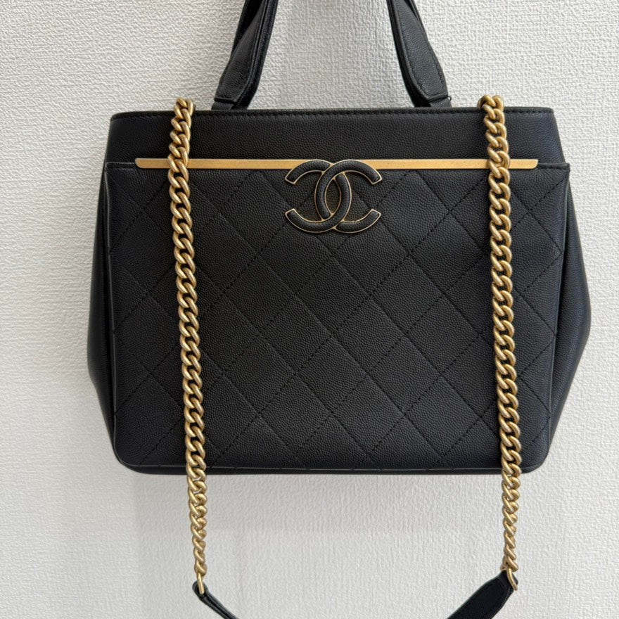 Chanel Leather Caviar Black Shoulder Bag 5 | Studio Nafay