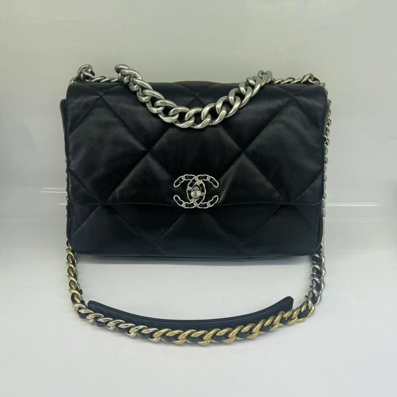 Chanel Leather Quilted Black Shoulder Bag 20 | Studio Nafay