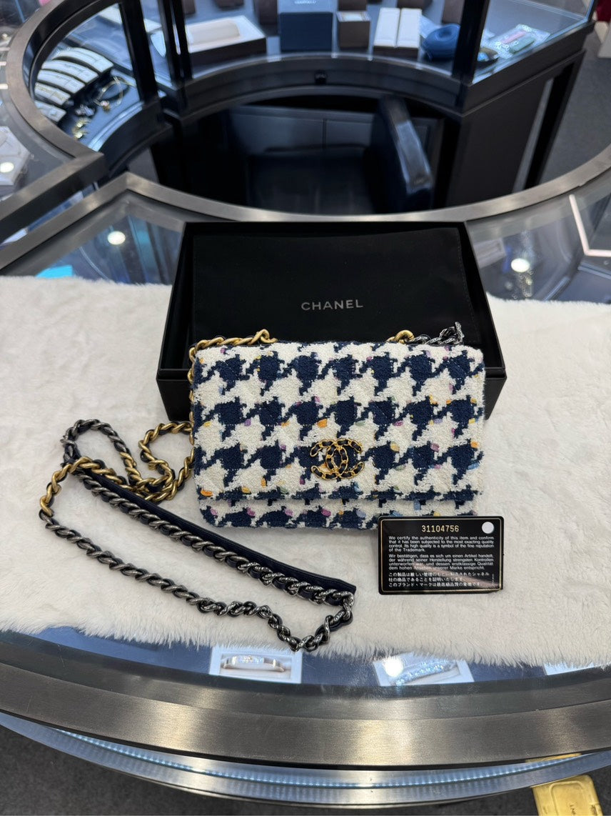 Chanel WOC White Houndstooth Crossbody