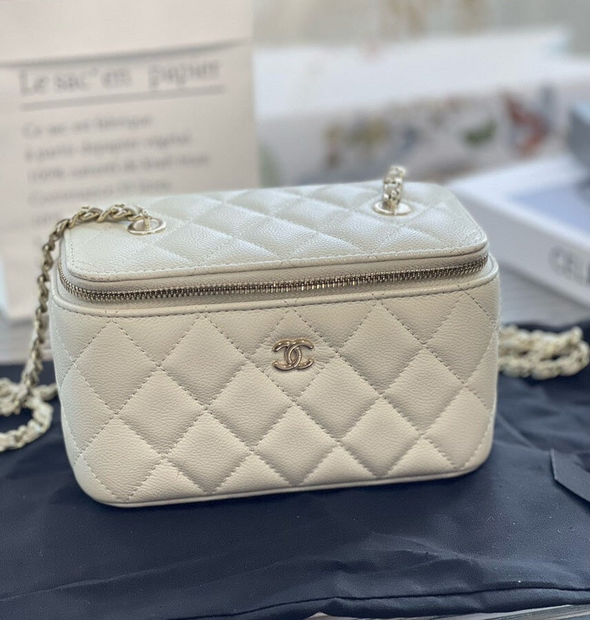 Un Chanel bag HFY Luxury Designer Handbag | Studio Nafay
