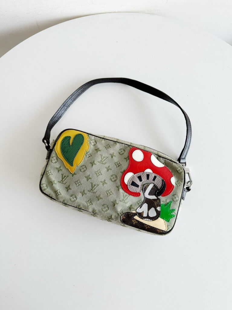 Louis Vuitton Bag 22x12cm - Product Image 2