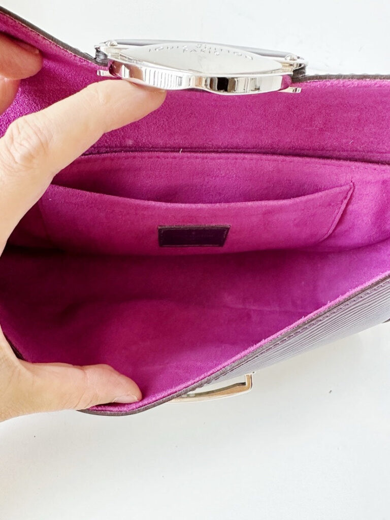 Louis Vuitton EpI Bag 25*12cm - Product Image 2
